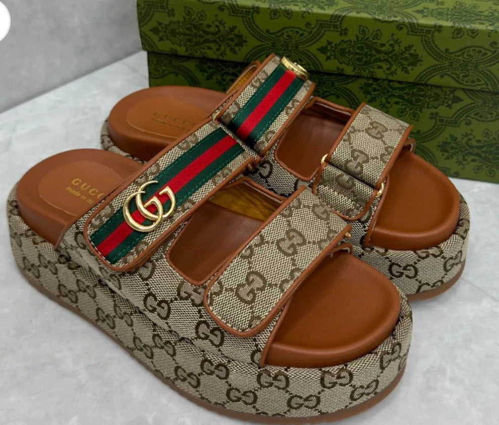 Gucci sandled