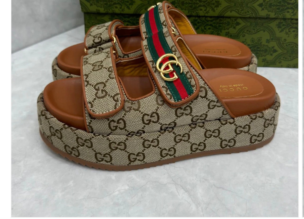Gucci sandled