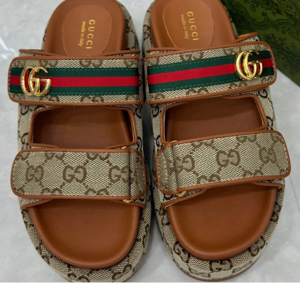 Gucci sandled